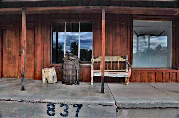 builidng porch